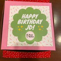 You can pay a little extra for a message on the box at Rosa Bakes in Chantilly