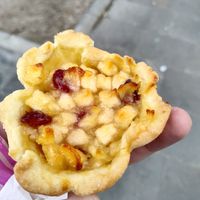 Cestini di mele with cranberries at Ginger in Trieste