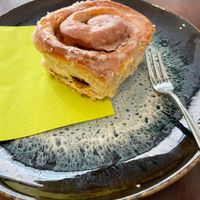 Vegane Zimtschnecke at Mono Cafe in Munich