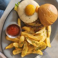 Wilow Smash Burger at Willow Vegan Bistro in New York City