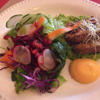 Dish of the day : crispy tofu, peas purée, spicy mayo, mixed salad at Café Com Calma in Lisbon