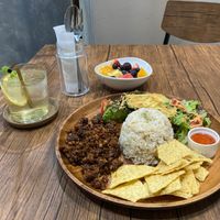 taco rice, lemonade, fruit salad at Sonu Sonu in Fukuoka