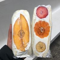 Mango and mixed fruit sandwiches at fruits and season in Tokyo