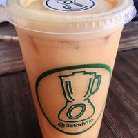 Cítrico: grapefruit, pineapple, orange, lemon, turmeric 🧡 at DETOX in Hermosillo