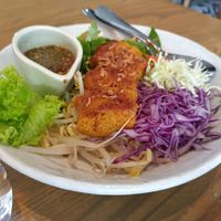 Set menu "to follow" (between starters and mains) at east in Auckland