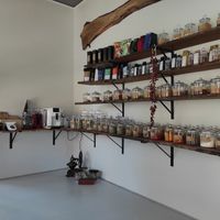 Bulk products at Mercearia 100 Saco in Porto