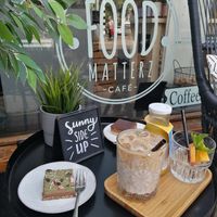 Heerlijke vegan gebakjes van Sharp Sharp bij Food Matterz at Food Matterz in Groningen