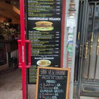 carta y cubos at Sana Vegetariana in Madrid