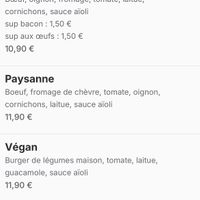 Burgers with vegan options  #Veganuary at Bliss Café in Tenerife