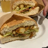 Menú grande de “pollo de seitan"  at Savta in Barcelona