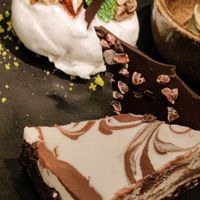 
Raw & Sweet
banana chocolate raw cake, toasted banana cream with dates and walnuts, vanilla almond ice cream
 at VHY! in Stuttgart