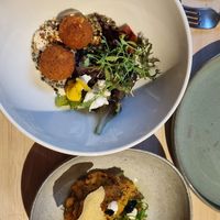 Falafel mit Linsensalat und geräucherte Karotten auf Kartoffelrösti at VHY! in Stuttgart