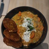 Geschnetzeltes mit Kartoffelpuffer (das vegane Geschnetzelte ist selbstgemacht und ultra gut) at VHY! in Stuttgart