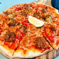 Omni spicy tuna pizza at Green Common 绿客门 in Central Singapore