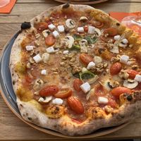 vegane Pizza Zucca in der Abendsonne  at Rose Generazione Due in Rheda-wiedenbrueck