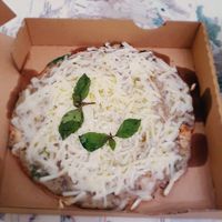 Truffles pizza at Wild & The Moon - Demours in Paris