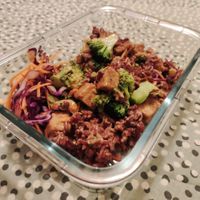 Tofu Cashew Bowl, red rice, peanut dressing at Rice Up in Winterthur