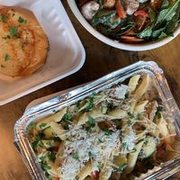 Alfredo Penne 
Kale Cesar Salad 
+ the best meal I got in Oakland 🥳 at Roasted and Raw in Oakland