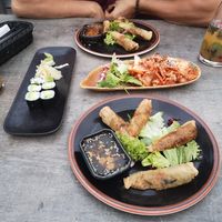 Vegane Frühlingsrollen, Kimchi und Avocadorollen at Mai Garden in Offenburg