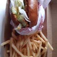 Tasty clucker with fries at Dirty V - Bergen in Bergen