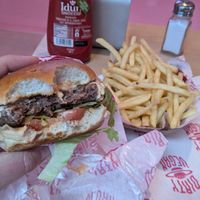 Zum anbeißen: West Coast Burger at Dirty V - Bergen in Bergen