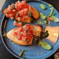 Vegan bruschetta at Bono & Vers in Leiden