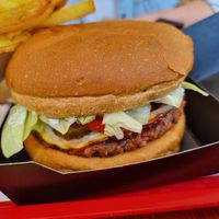 The OG burger at Beesechurgers in The Hague