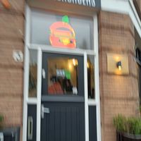 Front of store (bad photo but you can recognize it anyway) at Beesechurgers in The Hague