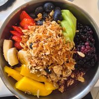 vegan acai bowl at Po-Ké Ono in Oranjestad