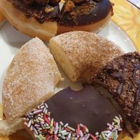 6 vegan donuts split between 4 people at Boogie Donuts in Munich