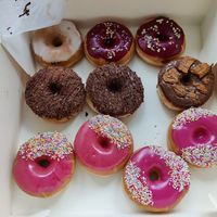 🍓 & raspberry at bottom at Boogie Donuts in Munich