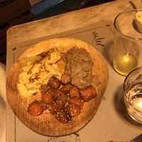 Crespelle funghi e legumi; scaloppine di seitan; carote al sesamo   at Vegamore in Milan