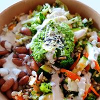 Bowl of the week with rucola pesto at Resi Lecker in Dusseldorf