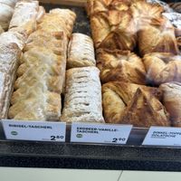 Erdbeer Vanille Tascherl 2,90€  at Anker - Mariahilfer 126 in Vienna