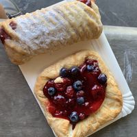 Erdbeer-Vanille-Tascherl, Fruchtplunder  at Anker - Hauptbahnhof in Vienna