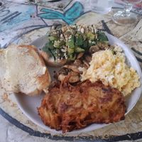 Ago smash with hash brown and garlic mushrooms at Mayhem At Machans in Machans Beach