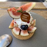 Love figs.🤤  at VeganCafe Sister in Osaka
