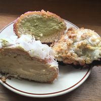 Pączki i jagodzianka - w środku  at Baja Wegańska Cukiernia in Warsaw