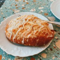 Blueberry flavoured polish baked good (can’t remember the name)  at Baja Wegańska Cukiernia in Warsaw