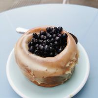 Blueberry tartlet at Baja Wegańska Cukiernia in Warsaw
