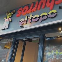 El local en super lindo y la atención muy buena. at Churros El Topo - Trelles in Buenos Aires
