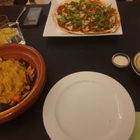 Flammkuchen und Planted Chicken mit Couscous at Good n Vegan in Berlin