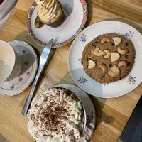 Chocolat viennois, white chocolate and cashew cookie, pear chestnut and caramel cupcake  at Garden in Angouleme