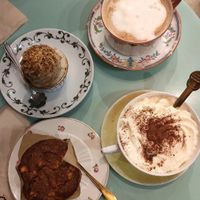Cupcake, cookie et boisson chaude at Garden in Angouleme