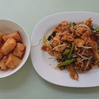 Spring rolls & kway teow  at Tien Sin - Si Wiang in Bangkok