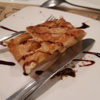 Menu of the day / weekends / dinner / dessert / Apfelstrudel at Loving Hut in Madrid