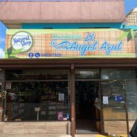 Storefront at Ángel Azul Mercado Natural in La Fortuna