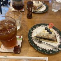 Blueberry tart and muscat tea   at Marbre Vegan in Tokyo