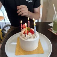 9cm strawberry cake  at Marbre Vegan in Tokyo