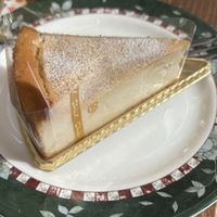 Baked cheesecake   at Marbre Vegan in Tokyo